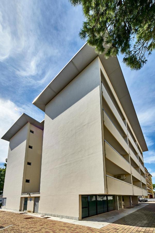 Residence Columbia Бибионе Экстерьер фото