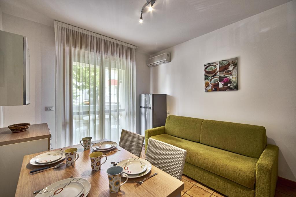 Residence Columbia Бибионе Экстерьер фото
