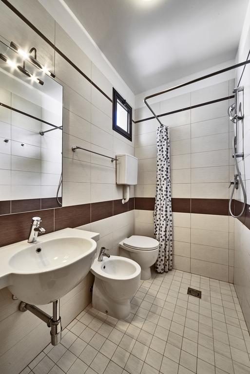 Residence Columbia Бибионе Экстерьер фото